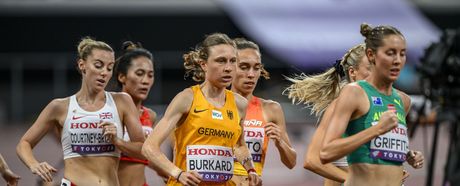 Elena Burkard (LG farbtex Nordschwarzwald) im Vorlauf über 5.000 Meter 