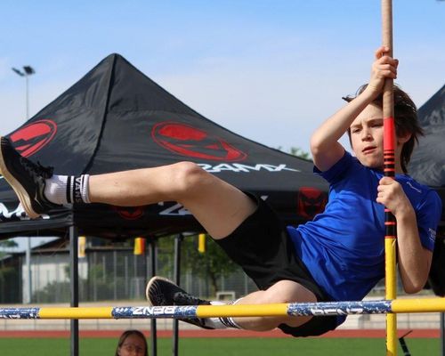 Hohe Sprünge beim BW Stabi-Cup 2026 in Engen - Tolle Stimmung beim Finale